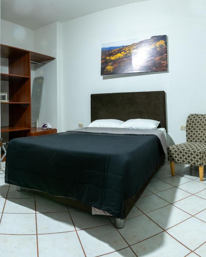 Hospedaje Gran Imperial Тумбес Екстериор снимка
