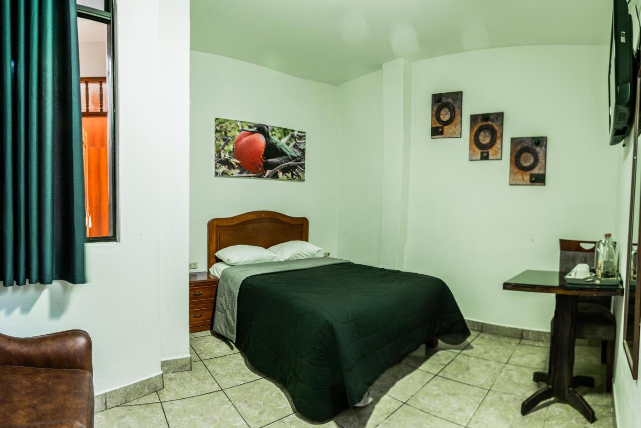 Hospedaje Gran Imperial Тумбес Екстериор снимка