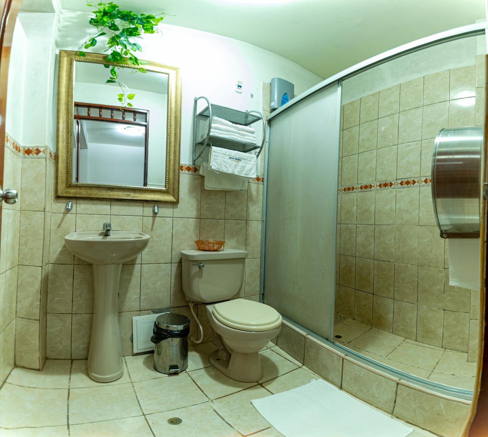 Hospedaje Gran Imperial Тумбес Екстериор снимка